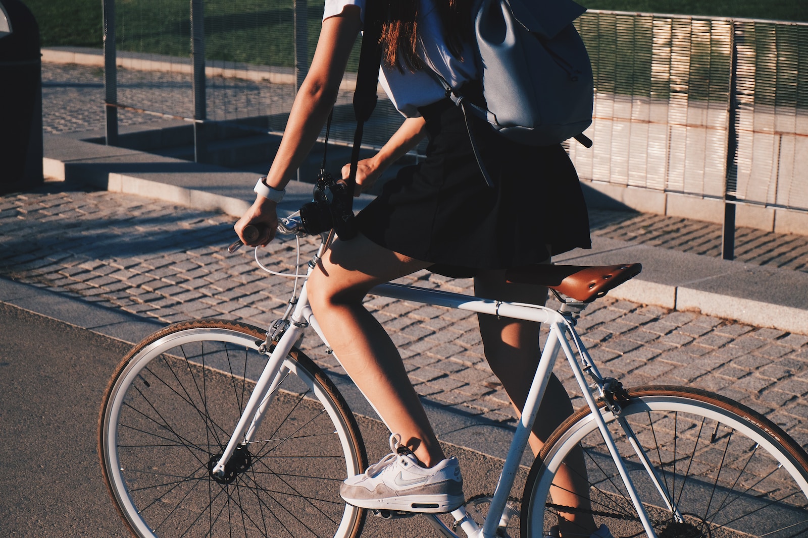 Kiedy i jak można jechać rowerem po chodniku